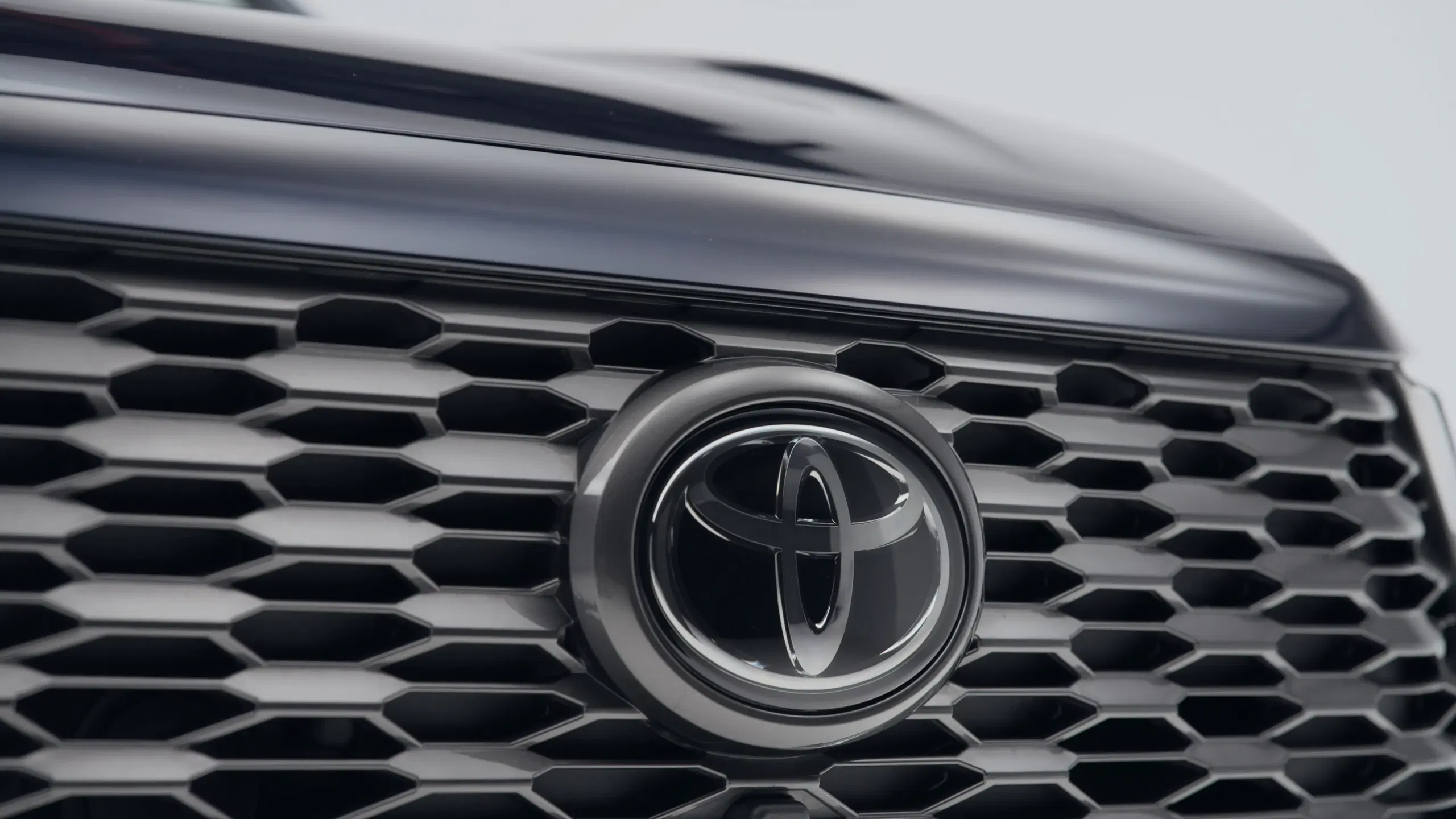 Innova Hycross exterior 2