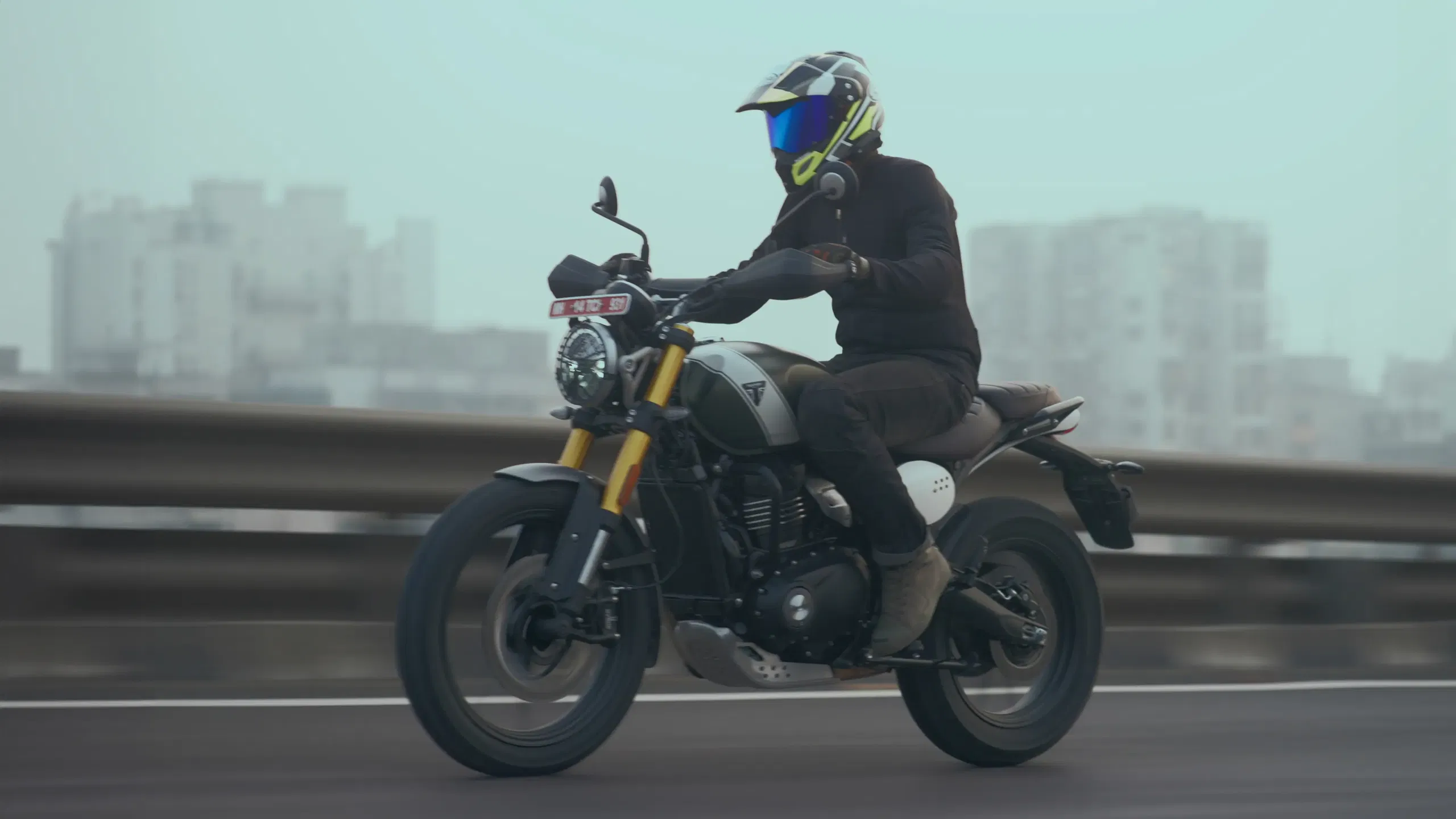 Scrambler 400 X interior 1