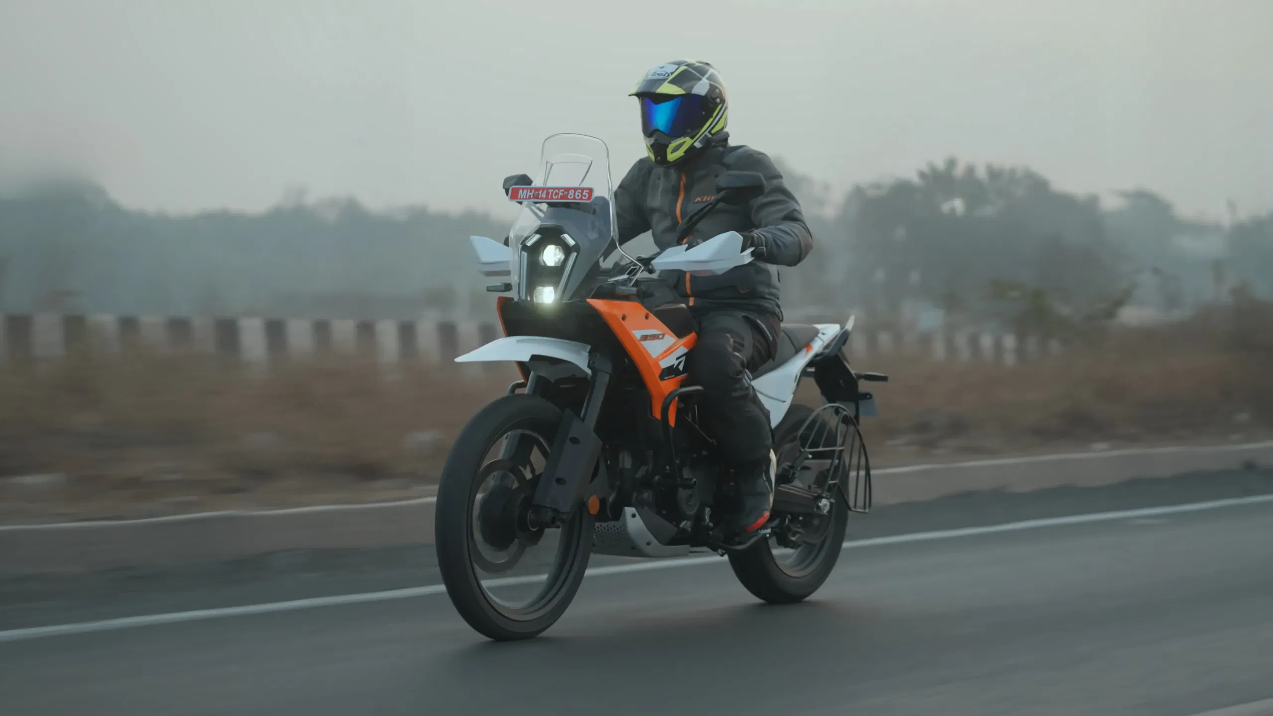 390 Adventure S interior 1