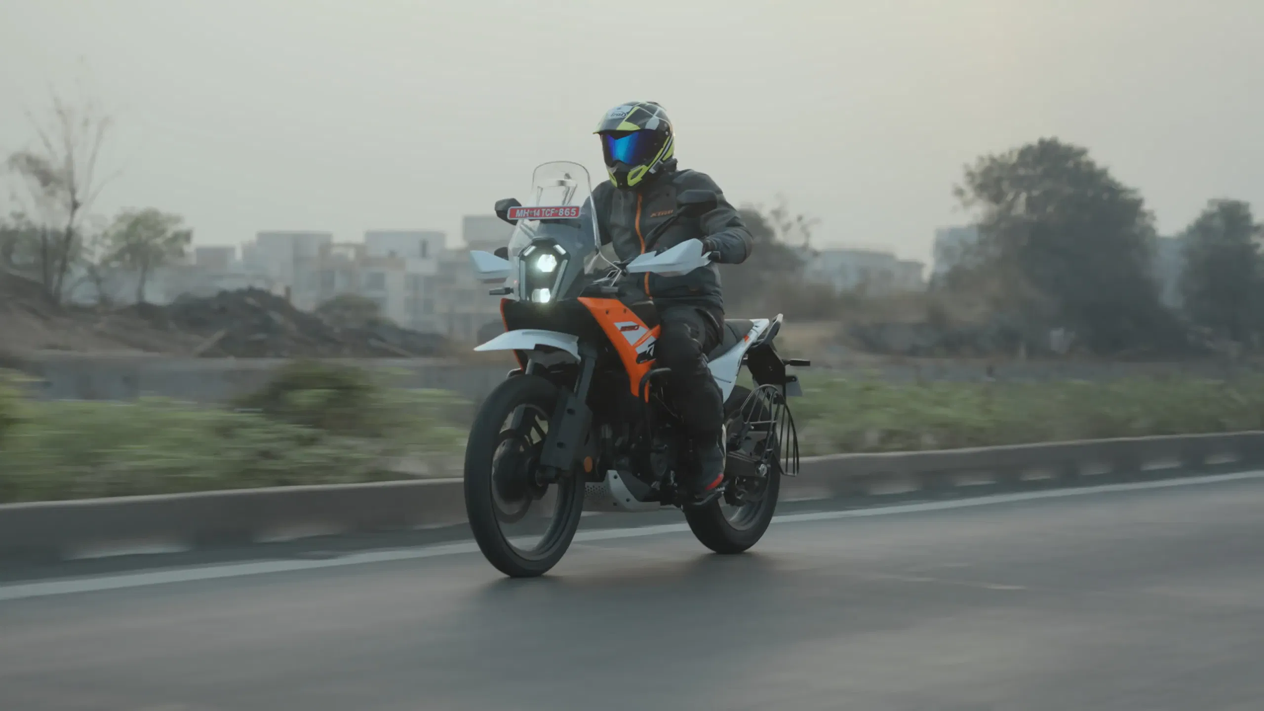 390 Adventure S interior 2