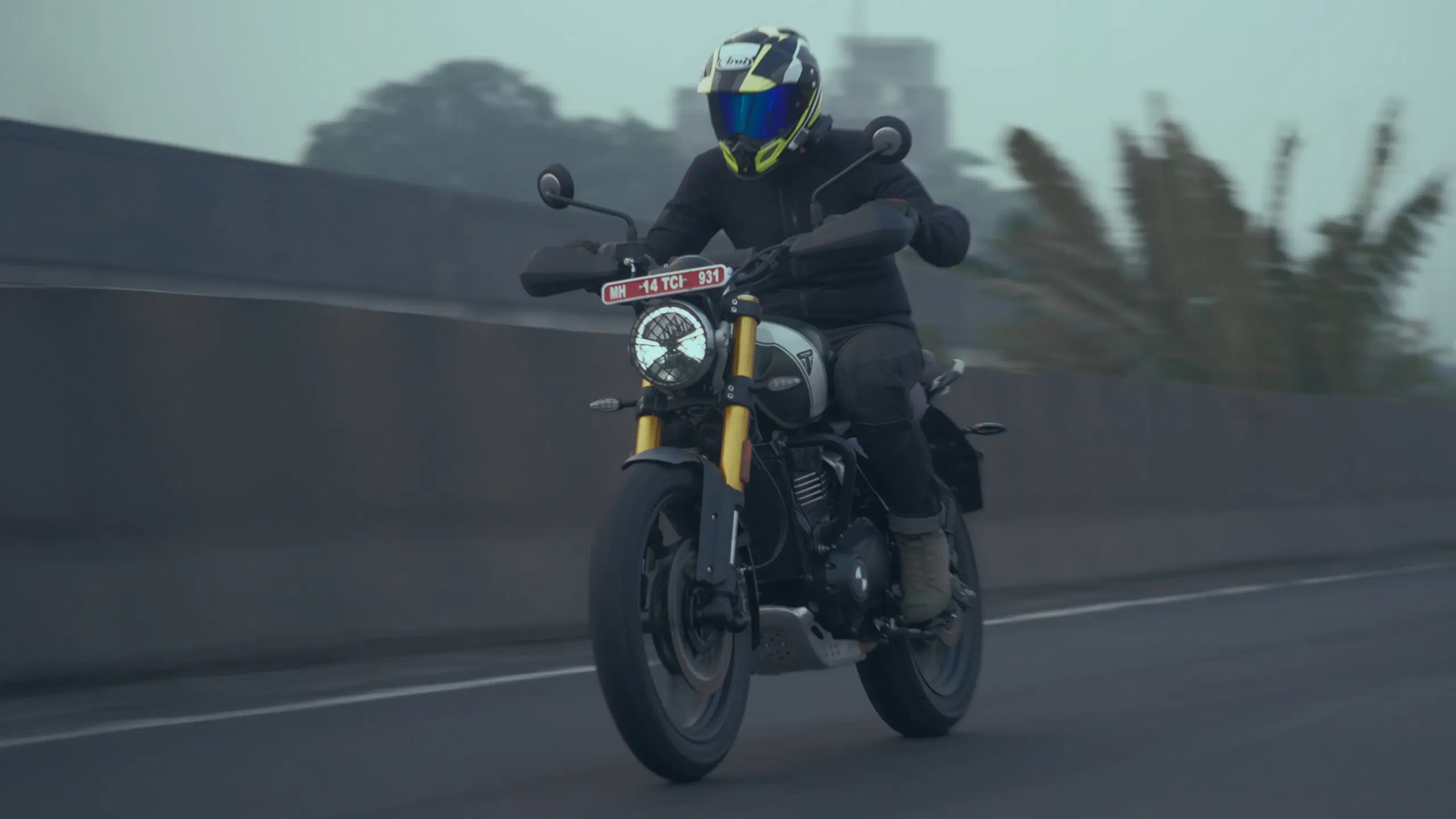 Scrambler 400 X interior 2