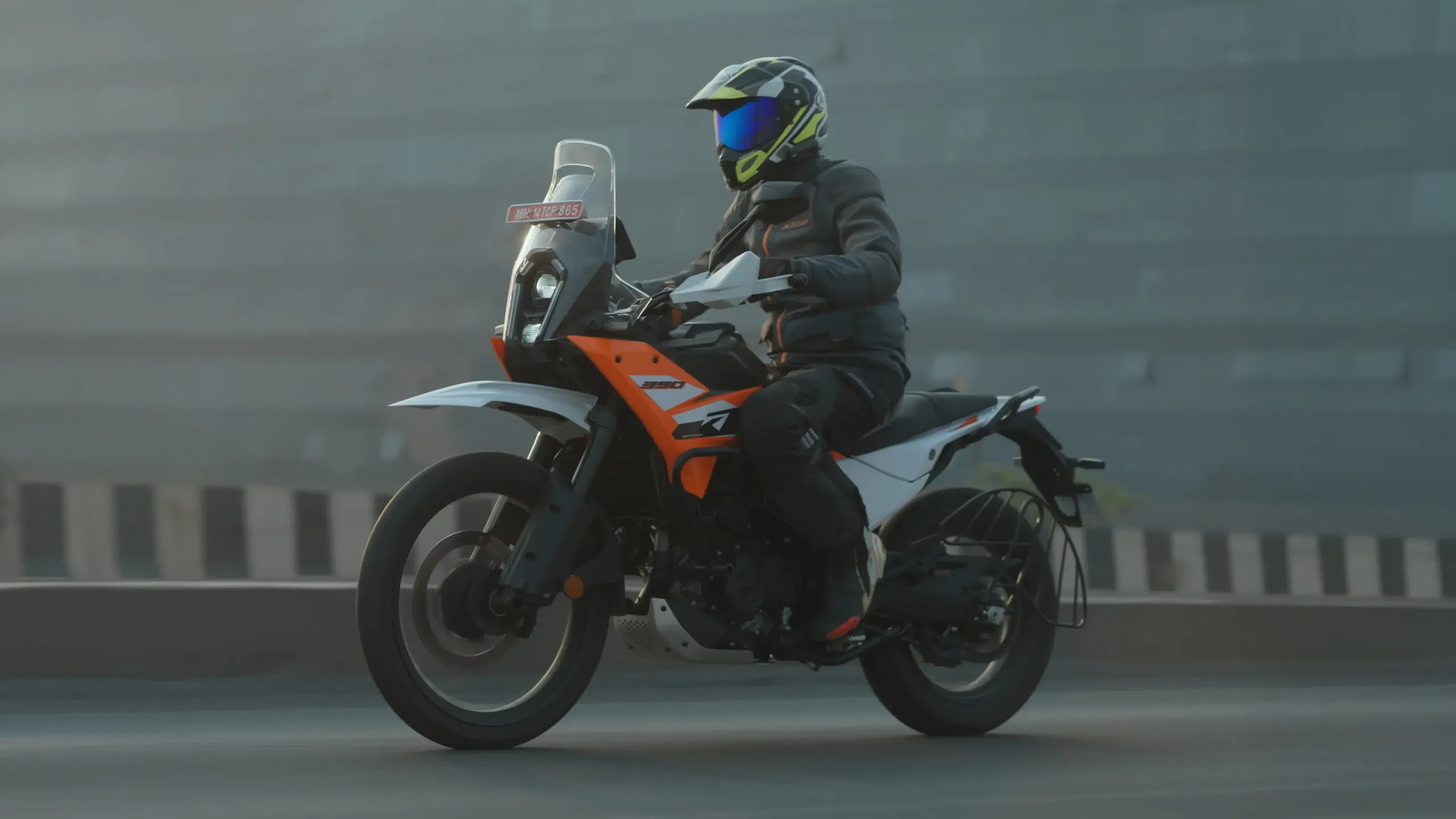 390 Adventure S exterior 1