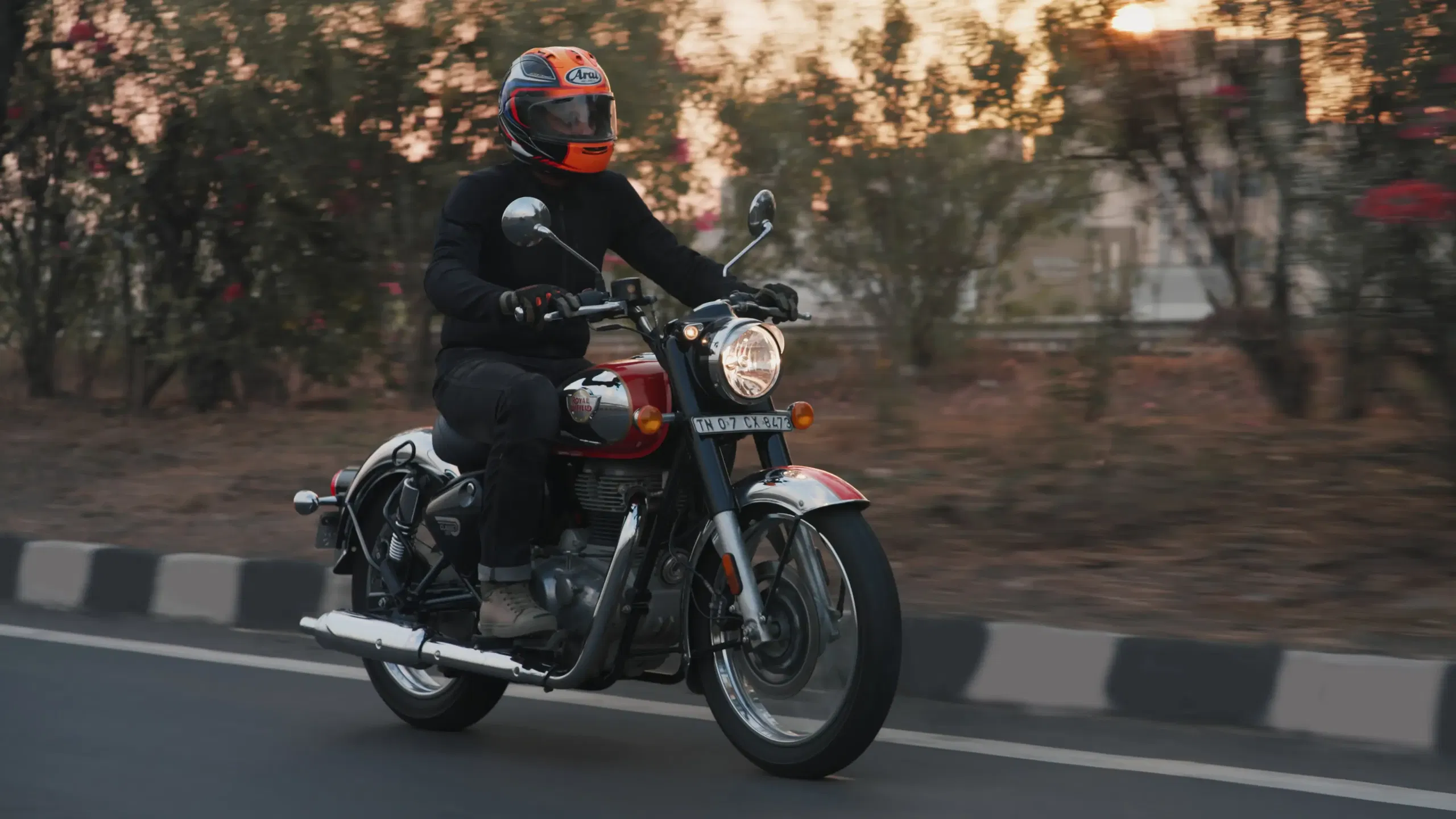 Classic 350 exterior 2