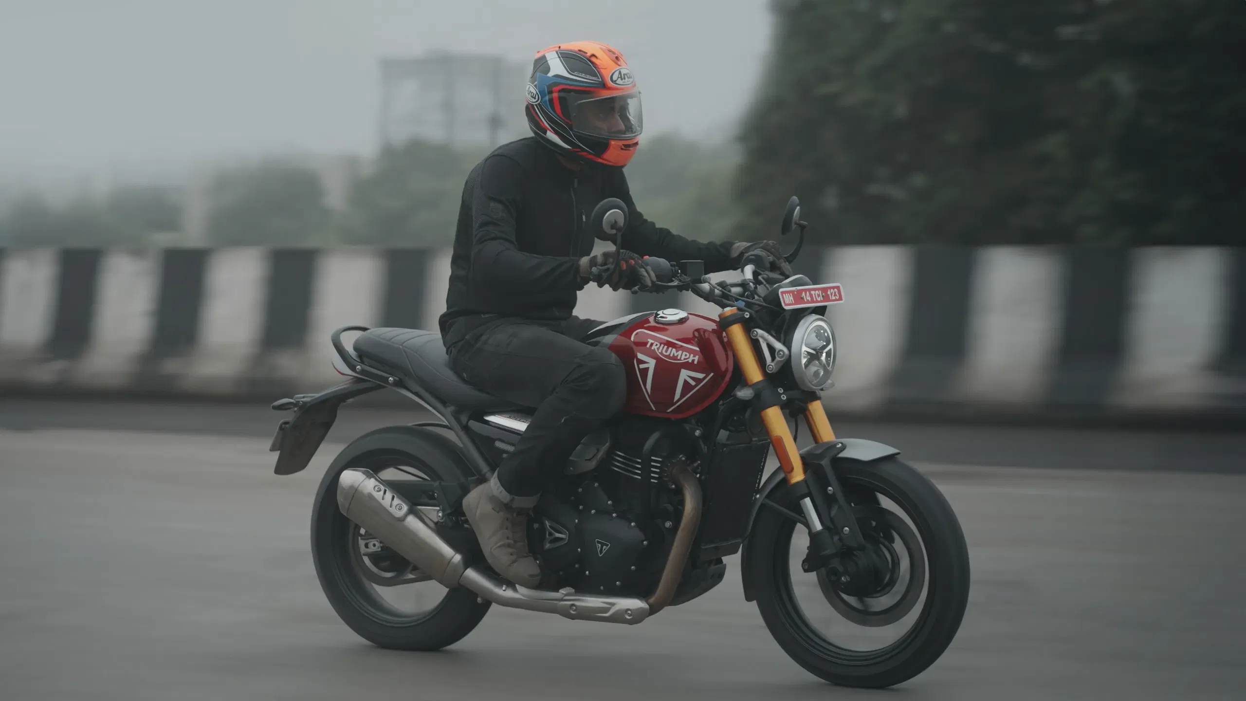 Speed 400 interior 2