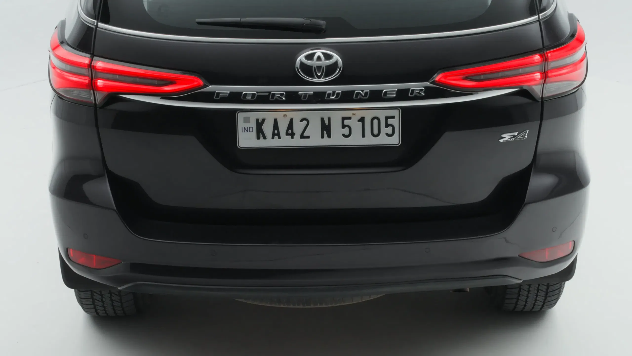 Fortuner exterior 2