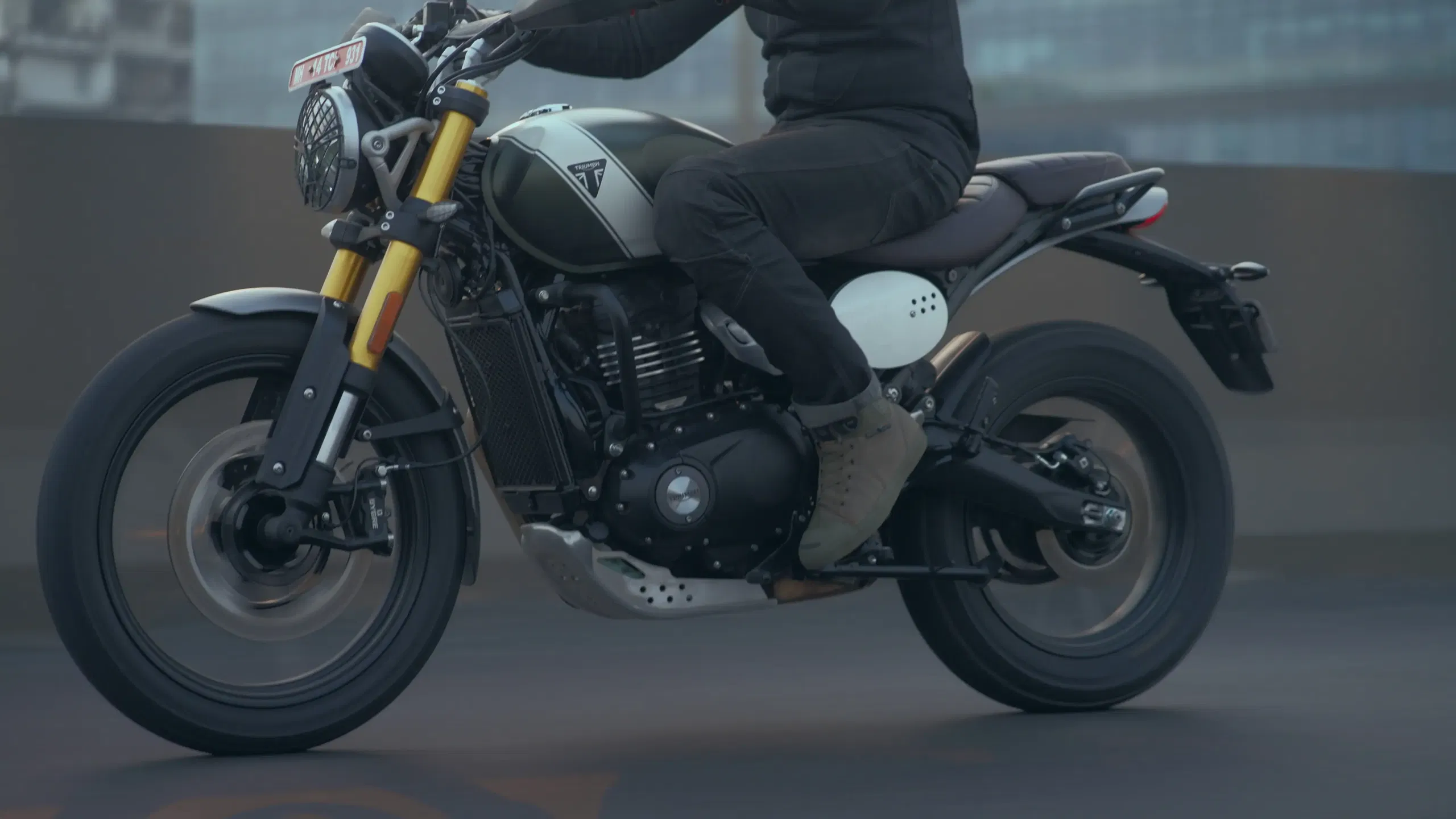 Scrambler 400 X featured